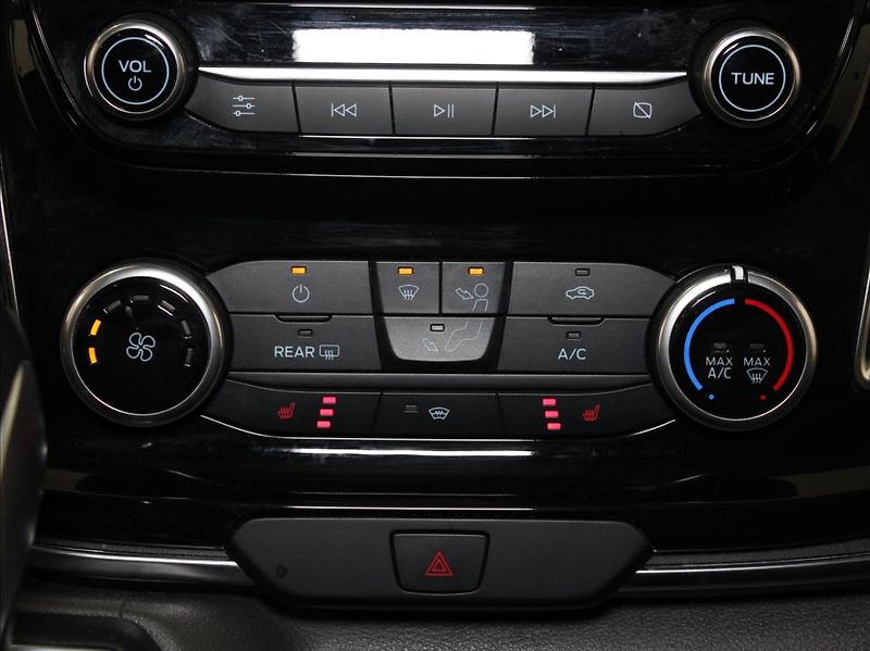 Ford Tourneo Custom 2,0 EB 125kW AT L2 Titan.X ČR - fotka 18 z 25