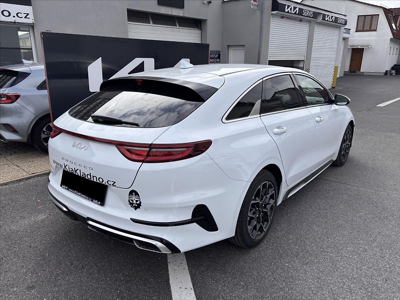 Kia ProCeed (2025) 1,5 T-GDI GPF 7DCT GT-LINE PLU - fotka 4 z 8