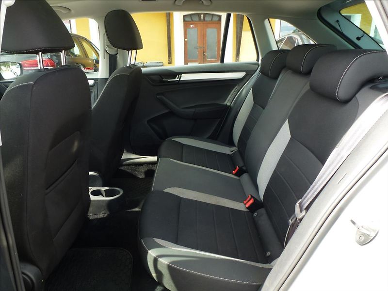 Škoda Rapid 1,4 TSI DSG Automat Spaceback - fotka 19 z 47