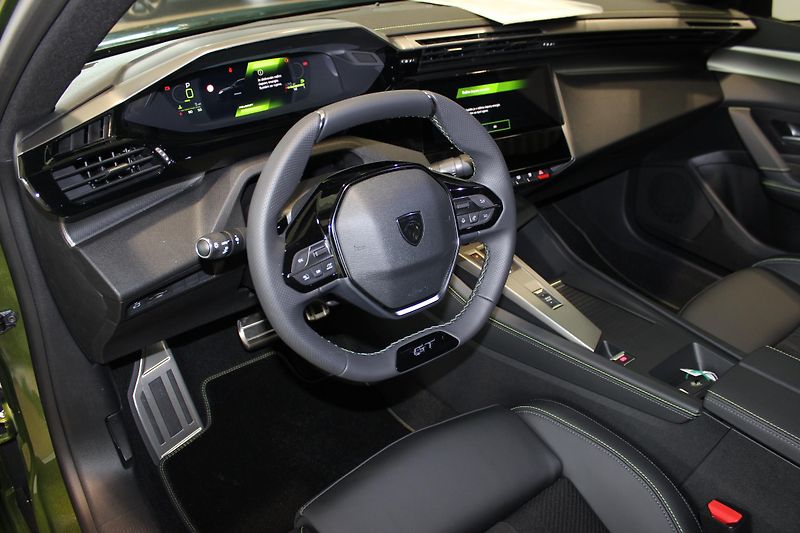 Peugeot 408 (2026) GT Hybrid 145 e-DCS6  - fotka 11 z 19