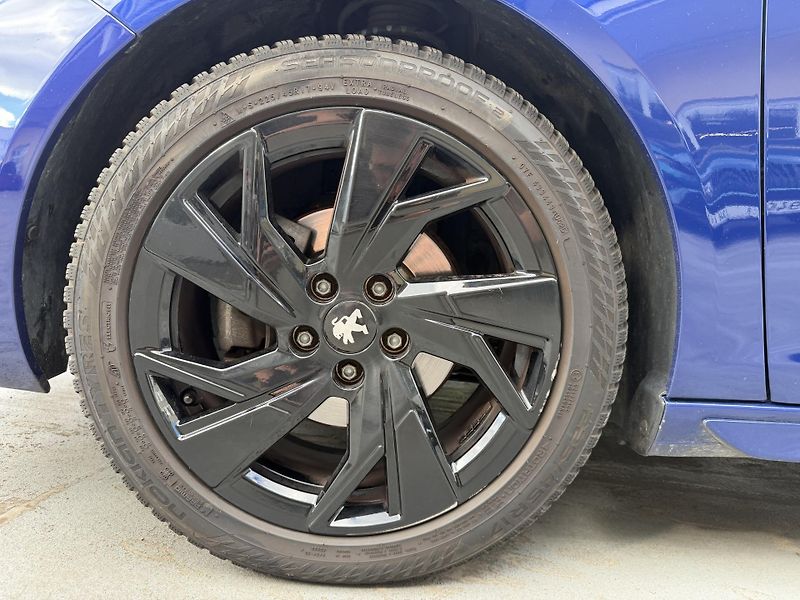 Peugeot 308 (2019) SW GT LINE 1.2 130k EAT8 - fotka 15 z 38