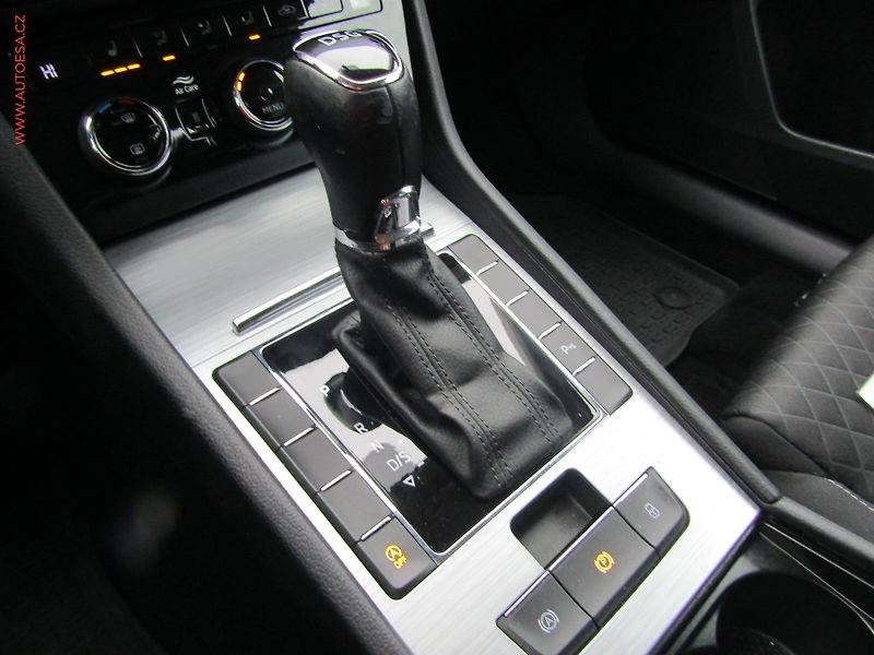Škoda Superb (2020) 2.0TDi, ČR, Ambition, DSG - fotka 16 z 16