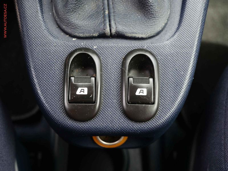 Peugeot 1007 (2006) 1.4HDi, ČR, AC, TZ, navi - fotka 12 z 17