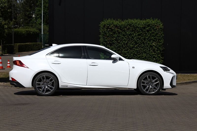 Lexus IS 300h 300H 2,5 F SPORT PLUS - fotka 7 z 26