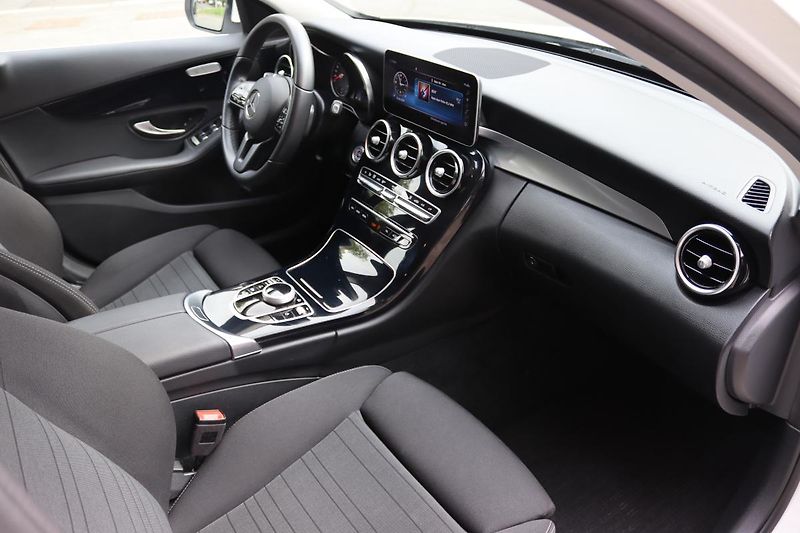 Mercedes-Benz Třídy C 300de PLUG-IN HYB KOMBI 225kW - fotka 43 z 48