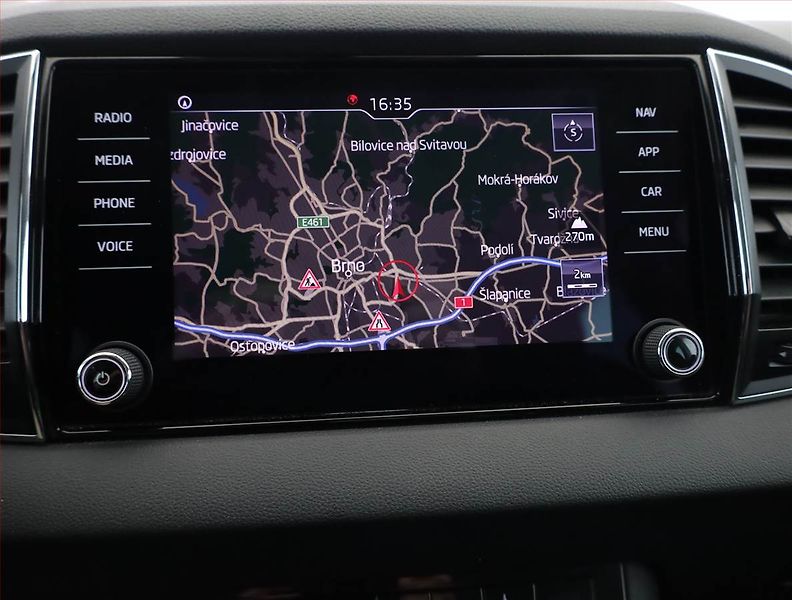 Škoda Karoq (2020) Style 1.6 TDI, ČR,1.maj - fotka 13 z 17