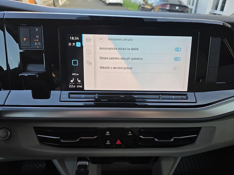 Volkswagen Multivan T7 150kW LIFE LONG DSG WEBASTO - fotka 31 z 49