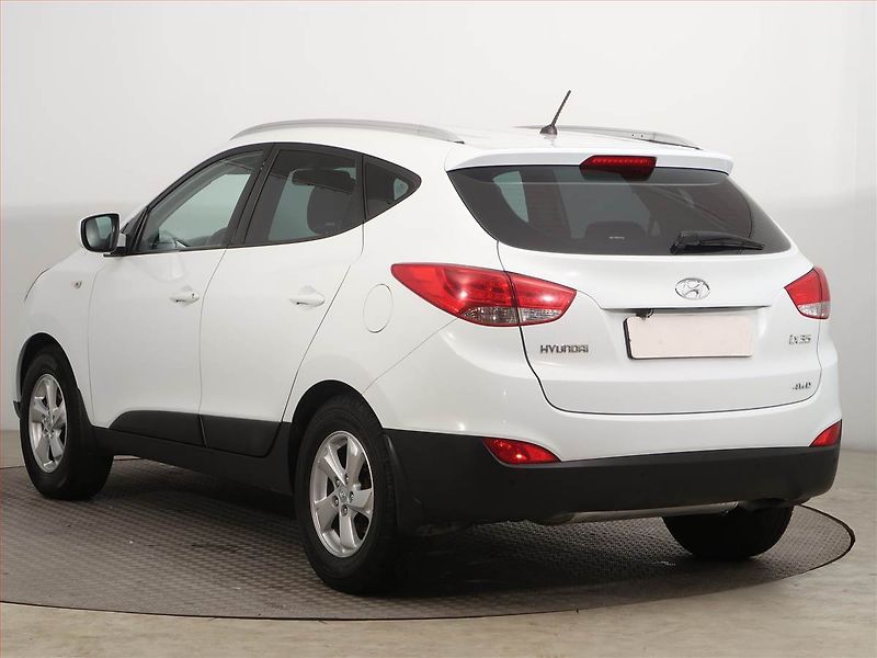 Hyundai ix35 (2010) 2.0 CVVT, 4X4, ČR,1.maj, Kůže - fotka 4 z 16
