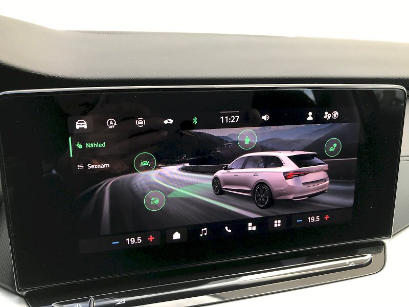 Škoda Octavia (2025) COMBI TOP SELECTION 1,5 TSI 85 - fotka 18 z 25