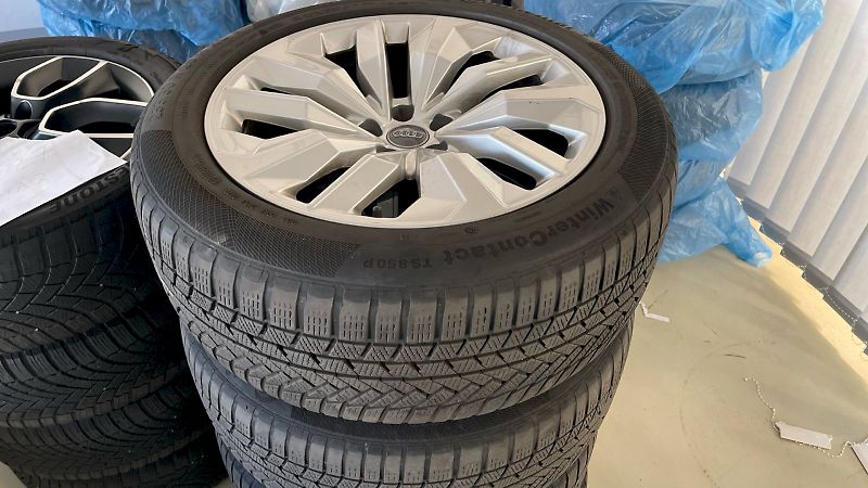 Audi e-tron (2022) S line quattro 55 electric 300 - fotka 32 z 32