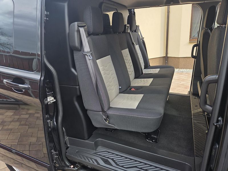 Ford Transit Custom 2.2 TDCi 114kW  5míst  - fotka 10 z 54