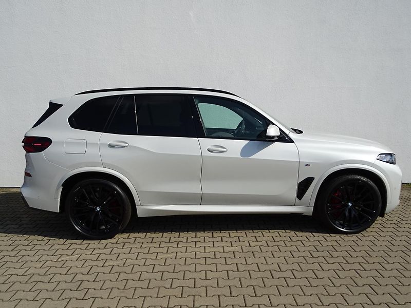 BMW X5 xDrive30d - fotka 5 z 6