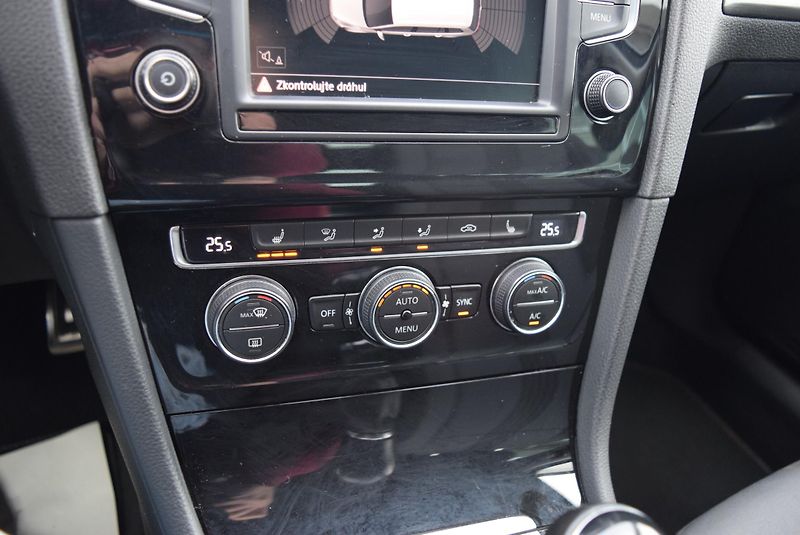 Volkswagen Golf Variant (2016) 1.4TSI 110kw COMFORTLINE TAŽNÉ - fotka 26 z 45