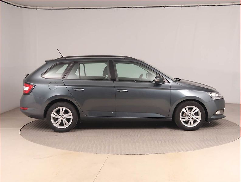 Škoda Fabia (2022) Ambition 1.0 TSI, ČR,1.maj - fotka 6 z 15