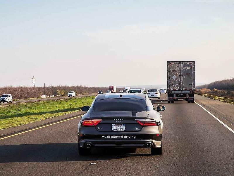 Autonomní Audi A7 samo ujelo téměř 900 kilometrů v provozu.