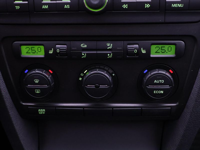 Škoda Octavia 1,9 TDI Serv.Kniha STK 04/28 - fotka 19 z 28