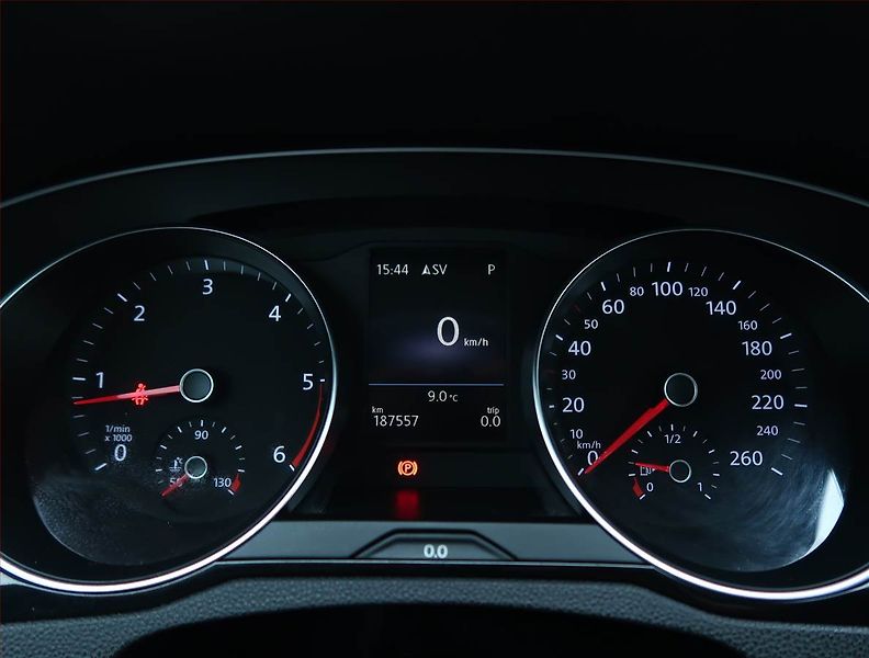 Volkswagen Passat (2018) R-Line 2.0 TDI, Automat - fotka 11 z 25