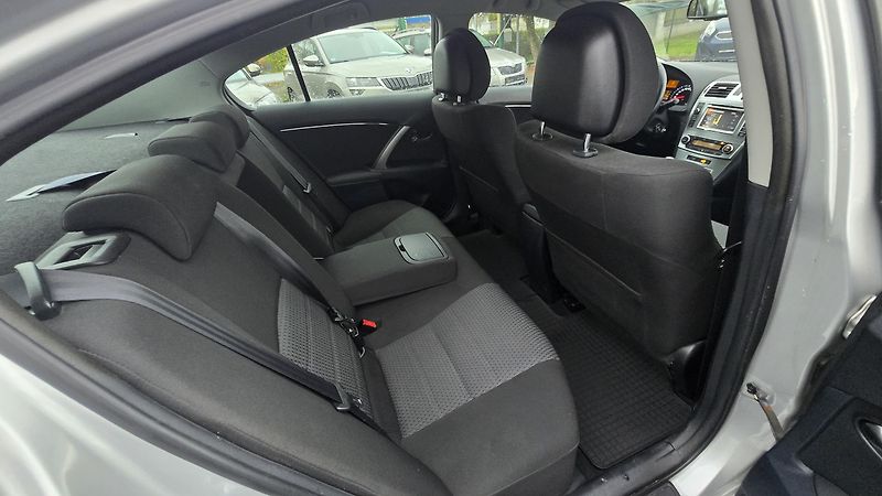 Toyota Avensis 1.8LIFE 1MAJITEL 108KW - fotka 17 z 35