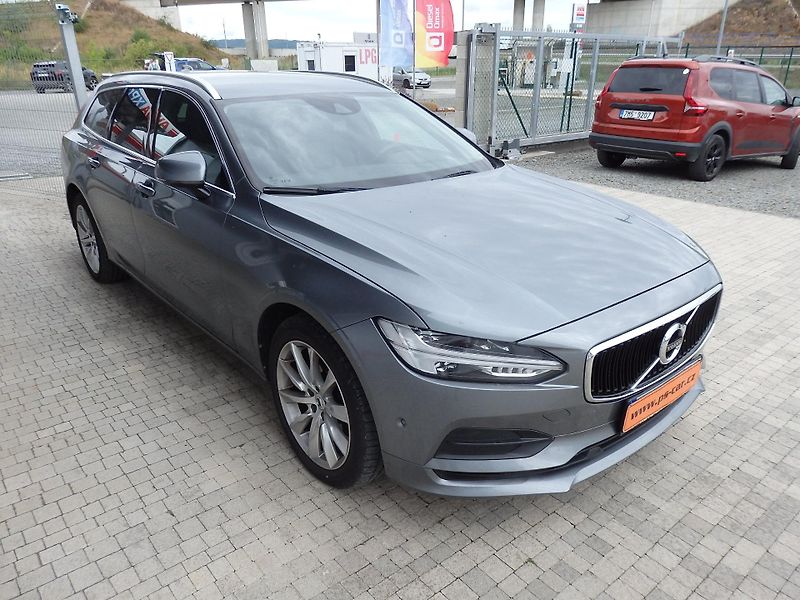 Volvo V90 2.0 D5 AWD NAVIGACE - fotka 3 z 17