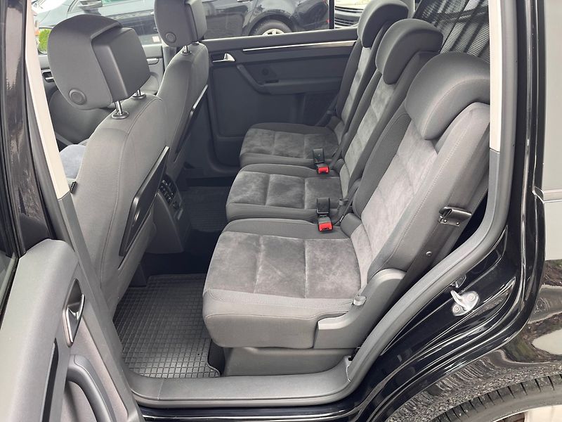 Volkswagen Touran (2012) 2.0 TDi Bi-Xenon , Top Stav - fotka 8 z 21