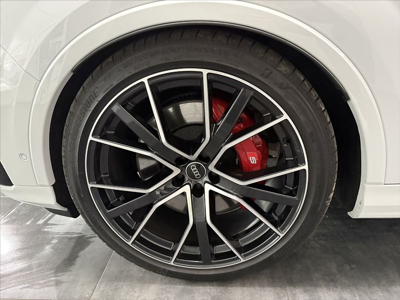 Audi SQ7 4,0   TFSI 507HP MATRIX B&O ČR - fotka 38 z 41