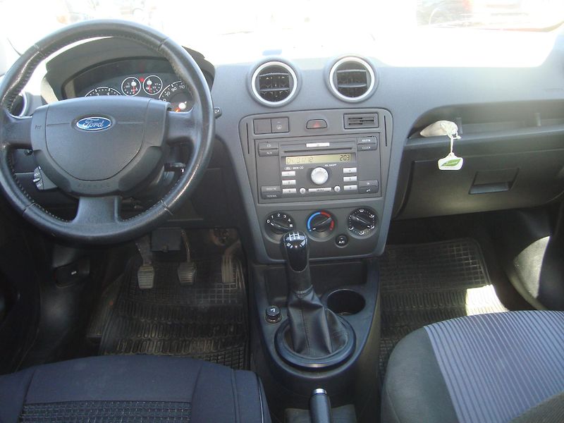 Ford Fusion (2008) 1,4 - fotka 8 z 16
