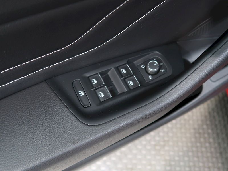 Volkswagen Arteon (2022) SB R-LINE 2.0TSI 206KW 4x4 DSG - fotka 39 z 42