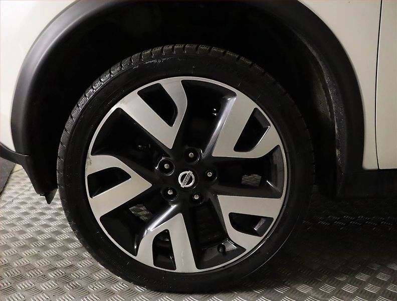 Nissan Juke (2013) 1.6 DIG-T, Navi, Tempomat - fotka 15 z 18