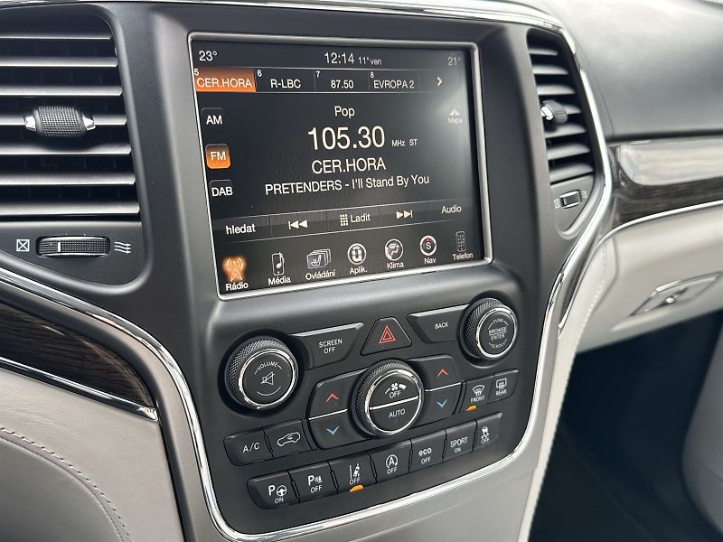 Jeep Grand Cherokee (2017) 3.0 CRD AWD Aut. Summit - fotka 21 z 35