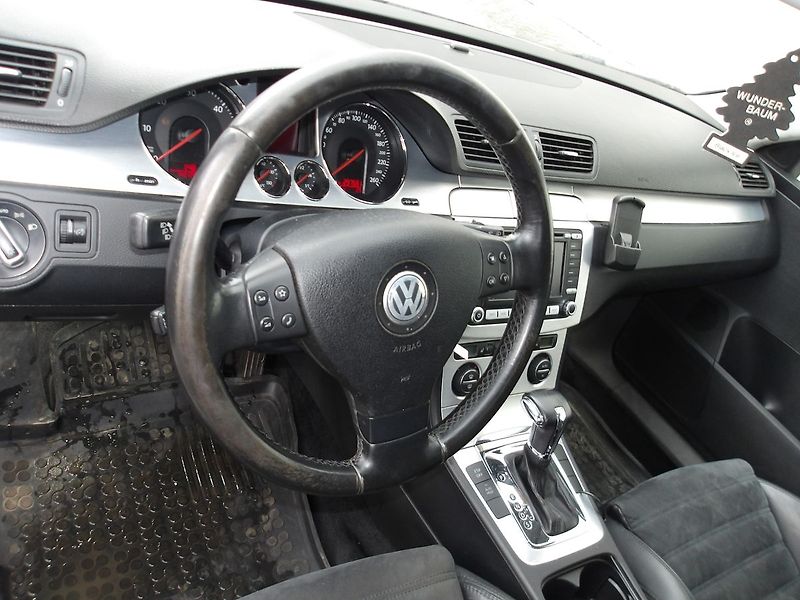 Volkswagen Passat 2,0TDi 125kW Na OPRAVU !!! - fotka 17 z 29