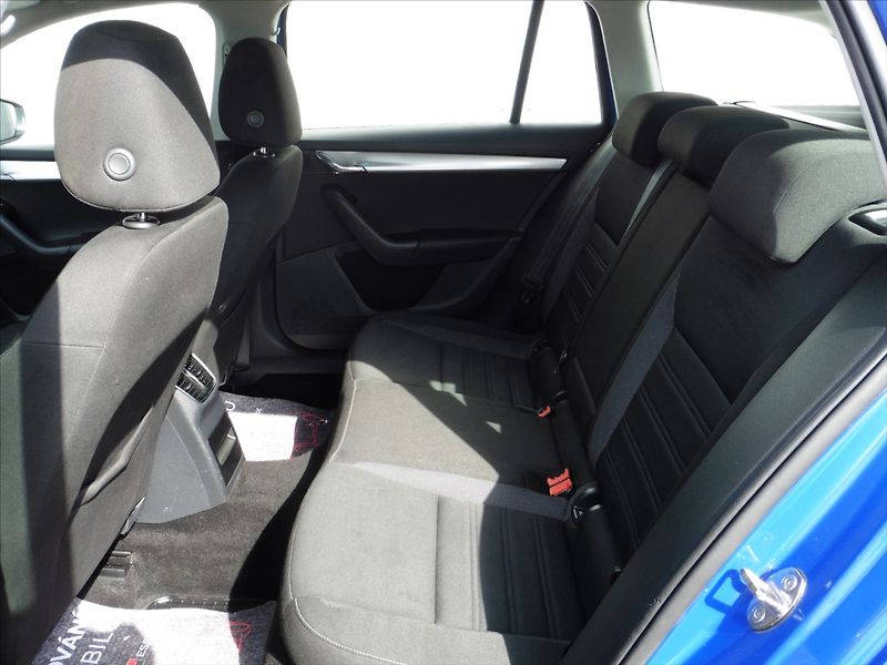 Škoda Octavia III Combi 2,0 TDI Navi, Led, T - fotka 8 z 15