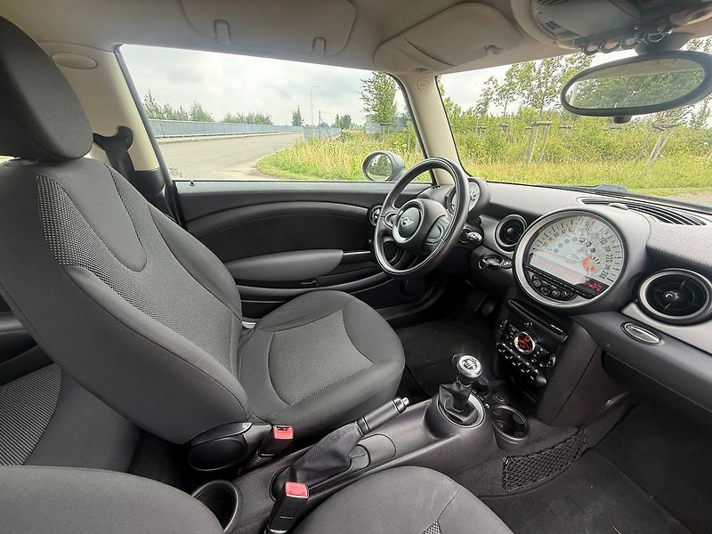 Mini One 1,6  R 56 - fotka 11 z 18