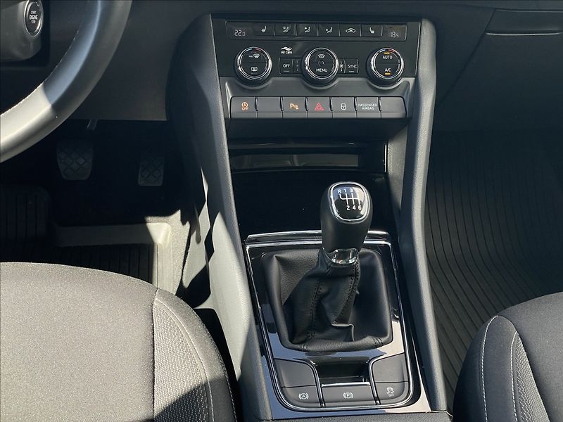 Škoda Karoq 1,5 TDI Ambition LED+PDC TAŽNÉ - fotka 13 z 24