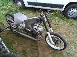 Závody Socialistik Dragster.