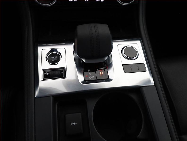Jaguar F-Pace (2021) D200 AWD - fotka 11 z 20