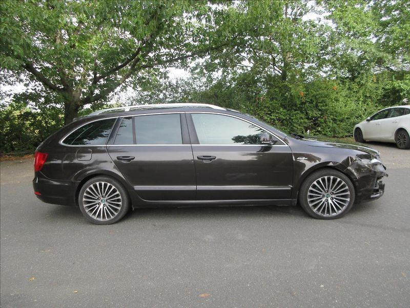 Škoda Superb 2,0 TSi 147Kw, L&K, Tažné, Hav - fotka 11 z 33