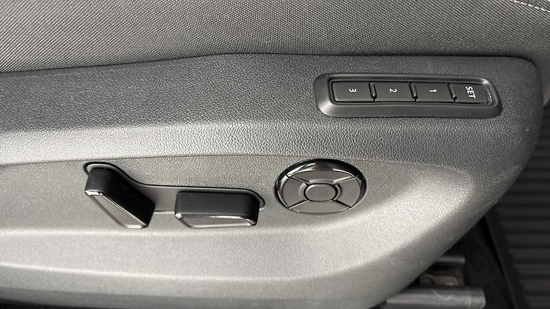Škoda Kodiaq 2.0 TDI DSG 4x4 Sportline - fotka 23 z 33