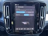 Volvo XC40 B3 FWD // 1. maj // ČR + kola - náhled 31