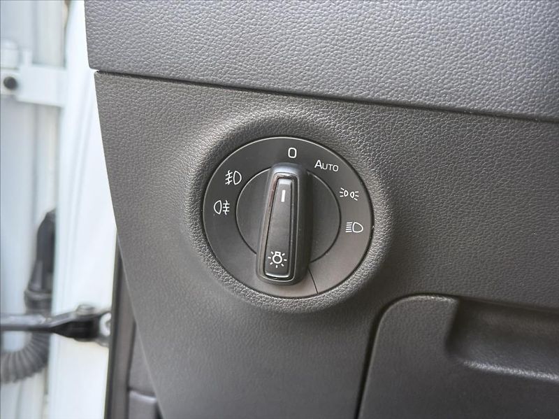 Škoda Karoq 1,6 TDI DSG / LED / záruka - fotka 29 z 34