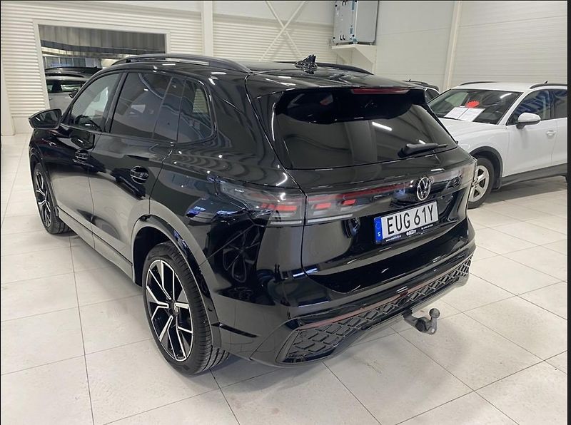 Volkswagen Tiguan 2.0TDI 4M R-LINE Harman/Kardon - fotka 3 z 14