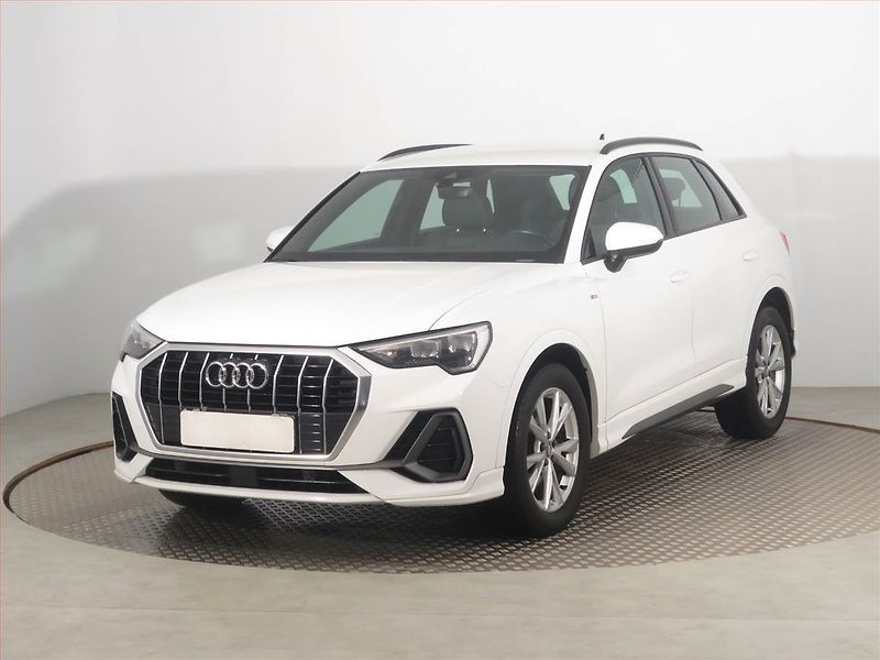 Audi Q3 (2020) S line 2.0 TDI - fotka 2 z 16