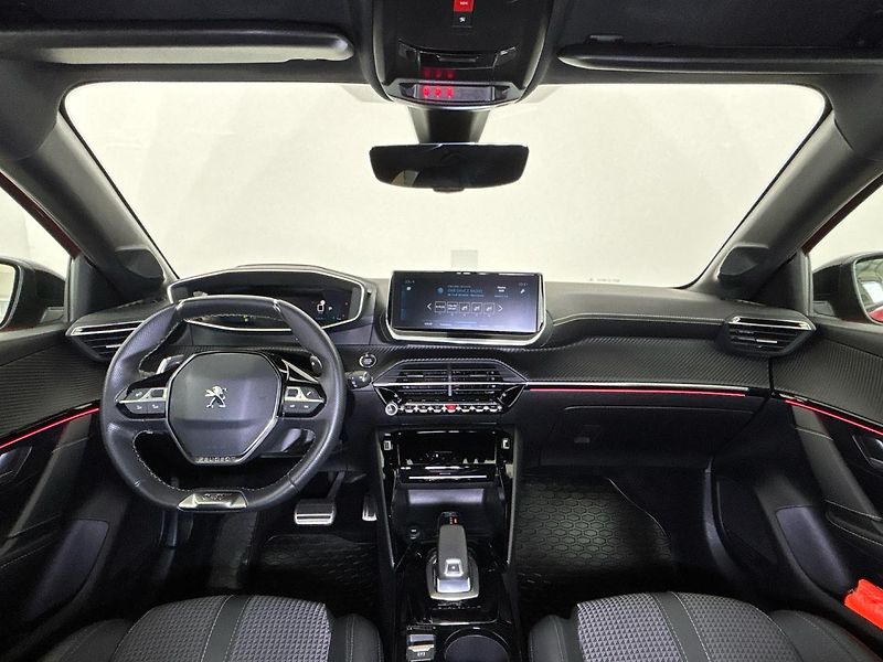 Peugeot 208 GT - fotka 5 z 28