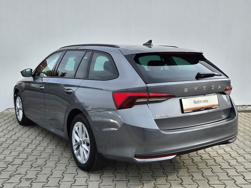 Škoda Octavia Selection 1.5 TSI 110 kW - fotka 8 z 32
