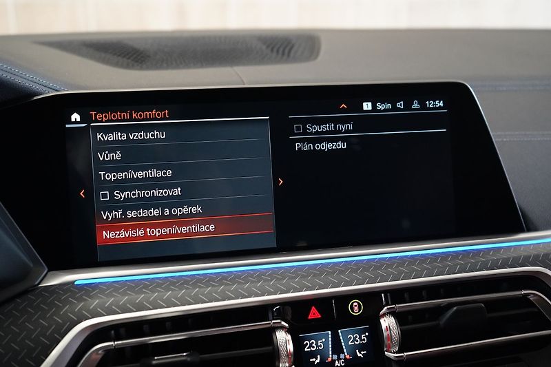 BMW X5 30d xDrive, Vzduch, Nezávislé - fotka 32 z 49