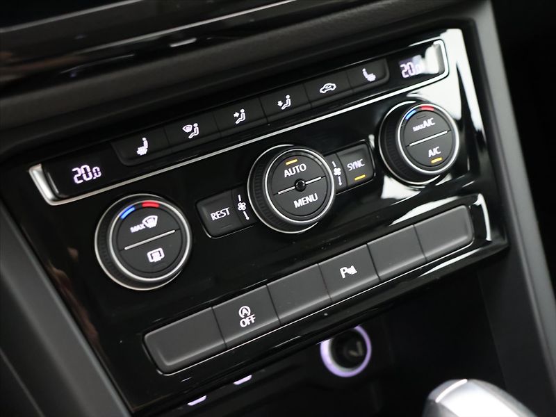 Volkswagen Touran 2.0 TDI 110kW DSG 7-Míst DPH - fotka 24 z 36