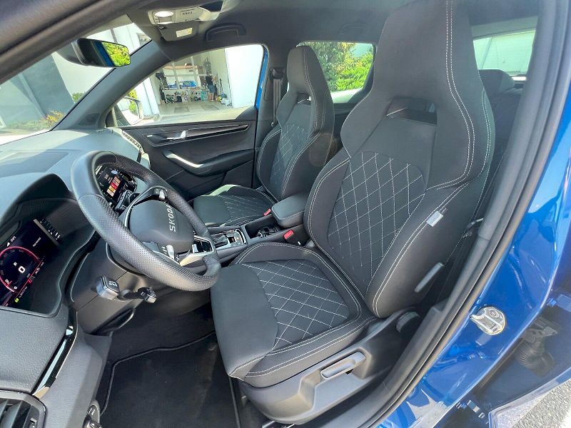 Škoda Karoq (2025) Sportline 1.5TSi 110kW 7°autom - fotka 11 z 33