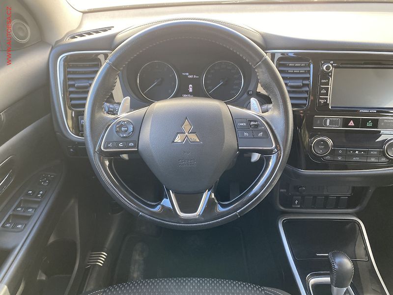 Mitsubishi Outlander (2019) 2.0MiVEC, AT, +ALU, navi, TZ - fotka 11 z 17