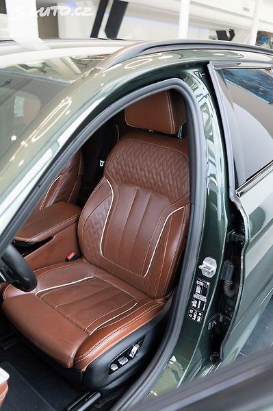 BMW Řada 5 (2021) 540d xDrive možný odpočet DPH - fotka 13 z 26