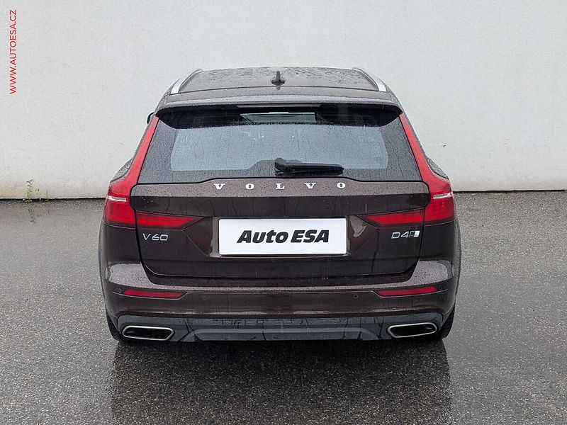 Volvo V60 (2019) 2.0D 4x4, Cross Country, AT - fotka 5 z 16