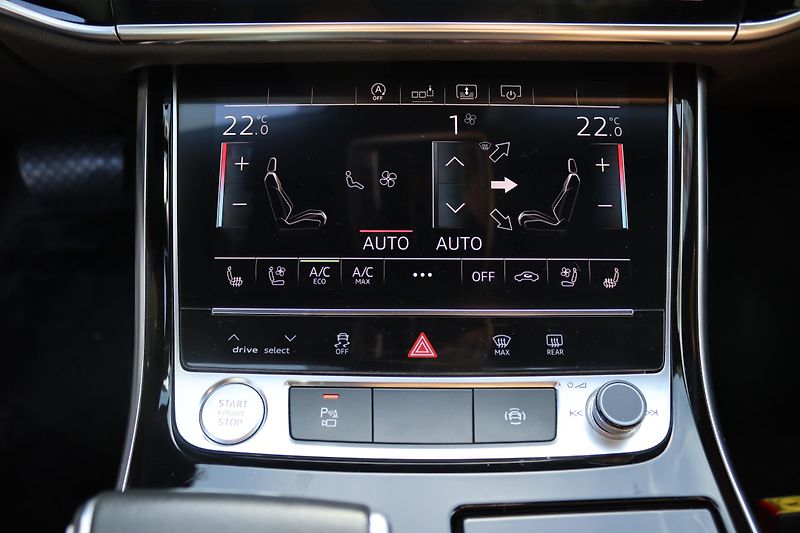 Audi A8 - fotka 38 z 68